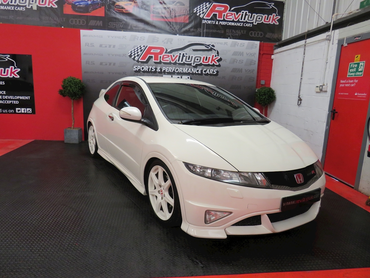 Used 2009 Honda Civic I-Vtec Championship White Type R Hatchback 2.0 Manual Petrol For Sale in Flintshire | Rev It Up UK