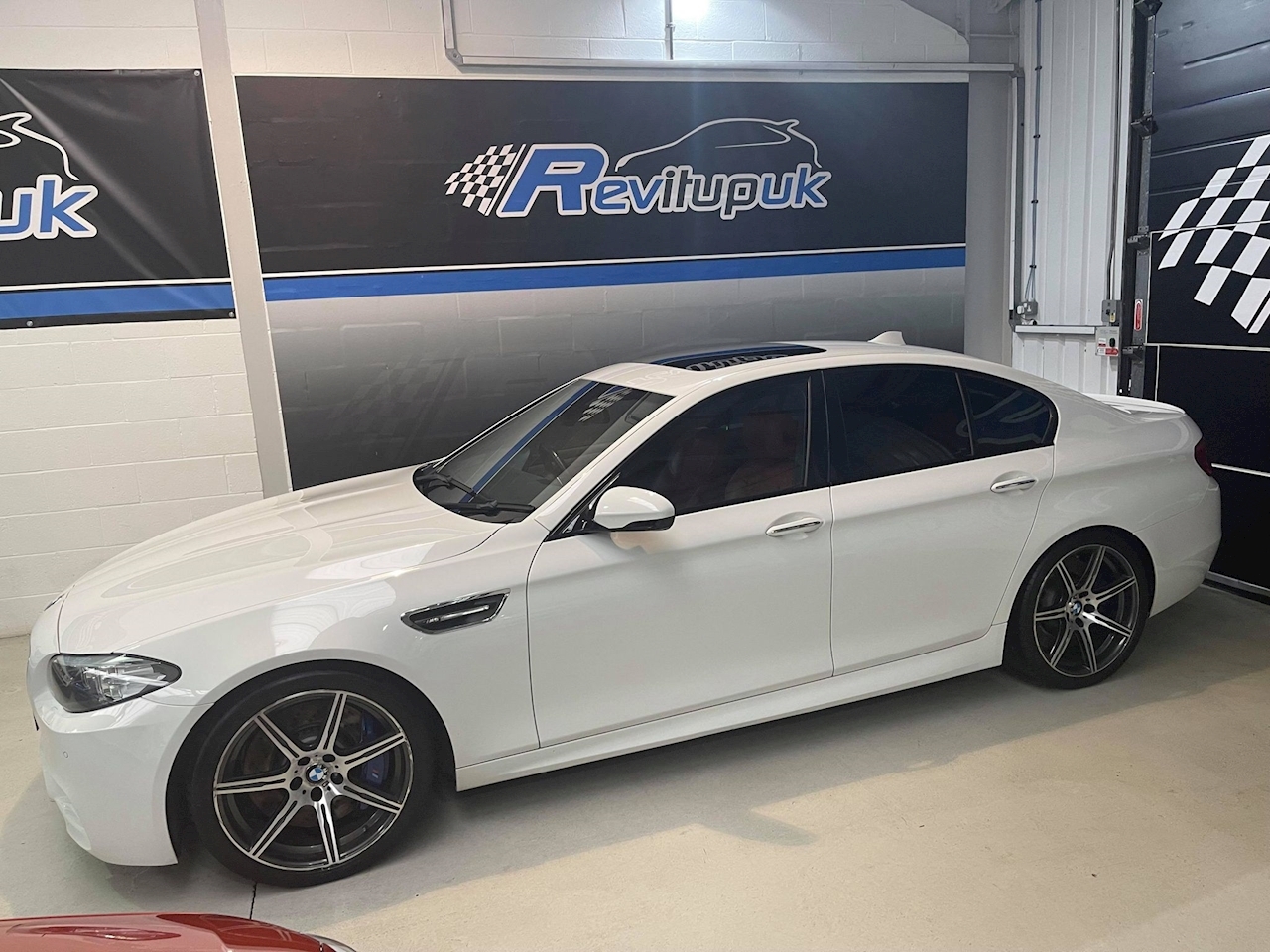 5 Series M5 COMPETITION PACK 4.4 4dr Saloon Automatic Petrol
