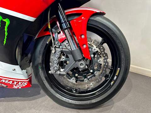 R1 1000cc SuperSport Manual Petrol SuperSport Manual Petrol