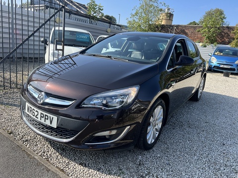 Vauxhall 2.0 CDTi Elite Hatchback 5dr Diesel Auto Euro 5 (165 ps)