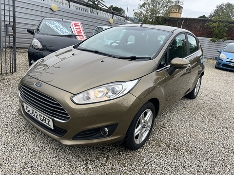 Ford 1.6 Zetec Hatchback 5dr Petrol Powershift Euro 5 (105 ps)