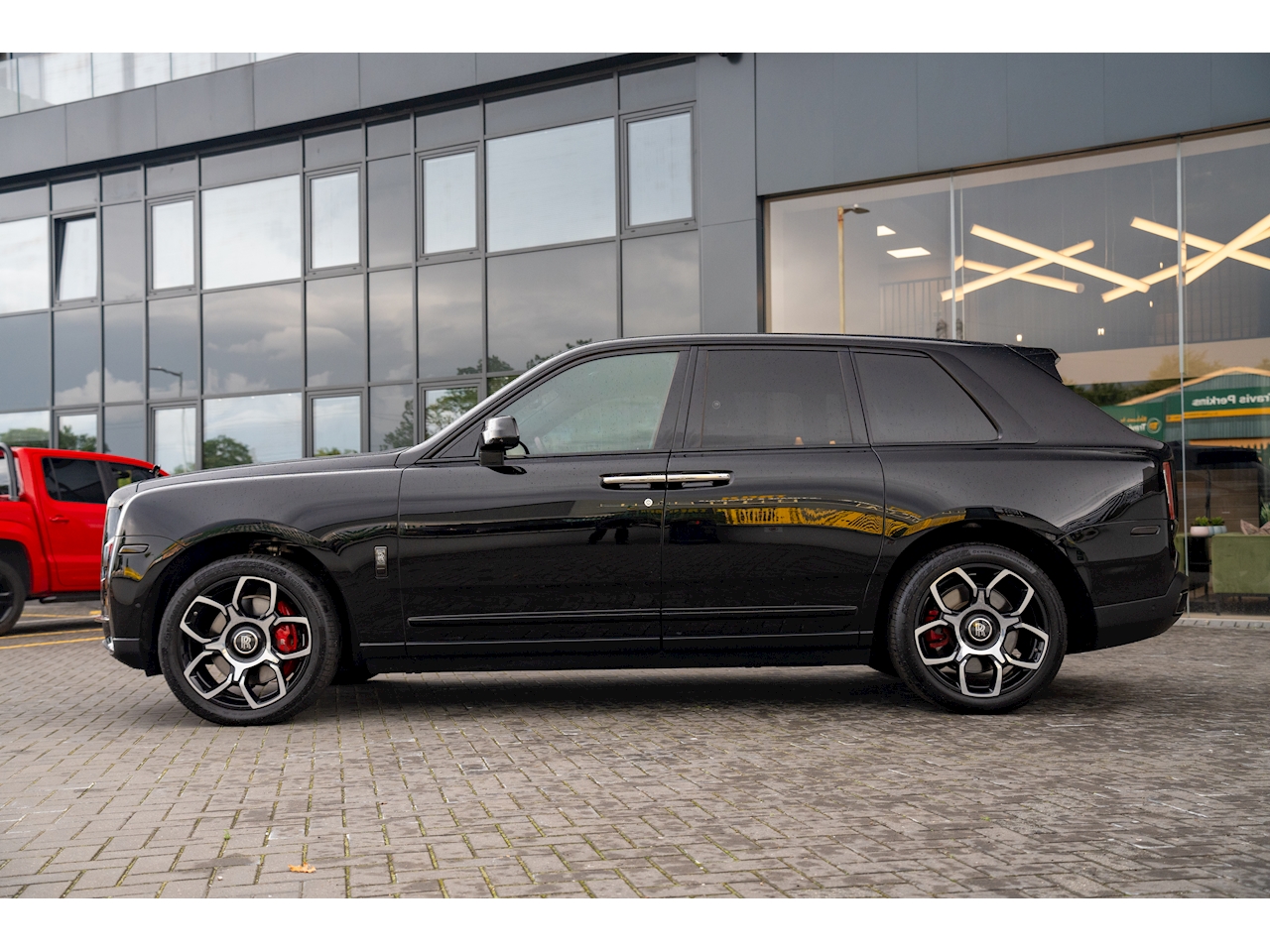6.75 V12 Black Badge SUV 5dr Petrol Auto 4WD Euro 6 (600 ps)