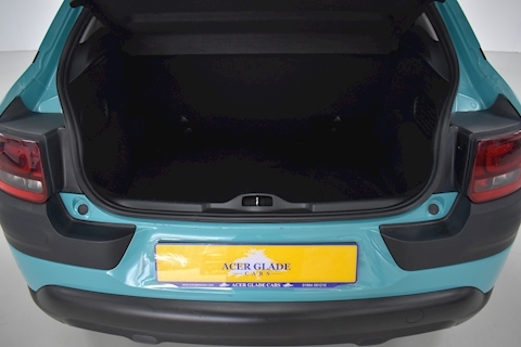1.6 BlueHDi Feel Hatchback 5dr Diesel Euro 6 (s/s) (100 ps)