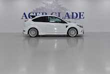 Ford Focus 2.5 RS Hatchback 3dr Petrol Manual (225 g/km, 301 bhp) 2010