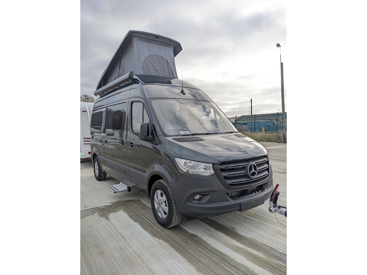 Hymer Free S 600 Pop-Top - Large 19