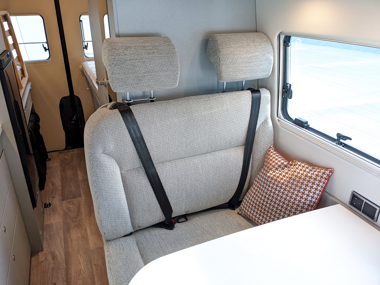 Hymer Free S 600 Pop-Top - Large 31