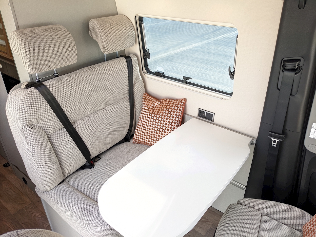 Hymer Free S 600 Pop-Top - Large 35