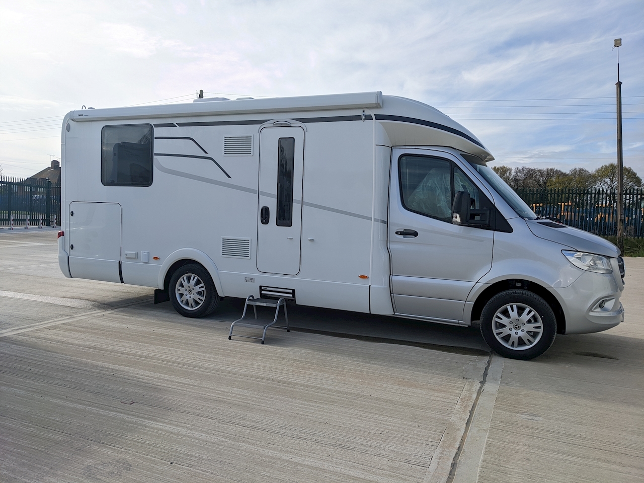Hymer T-Class S 695 - Large 6