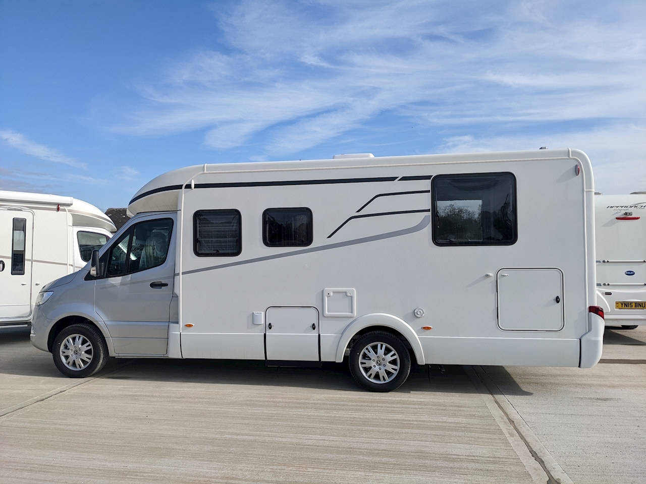 Hymer T-Class S 695 - Large 10