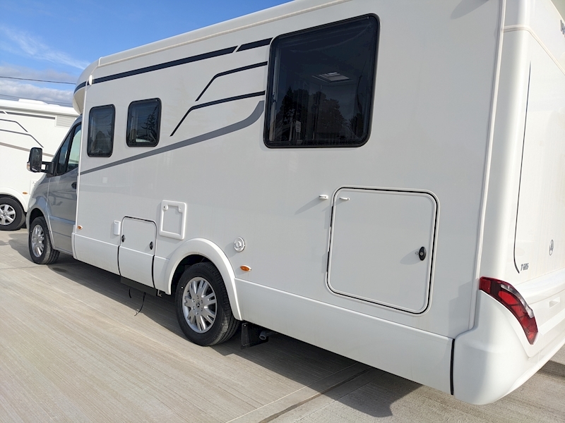Hymer T-Class S 695 - Large 14