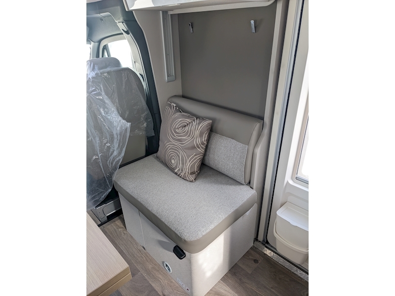 Hymer T-Class S 695 - Large 47