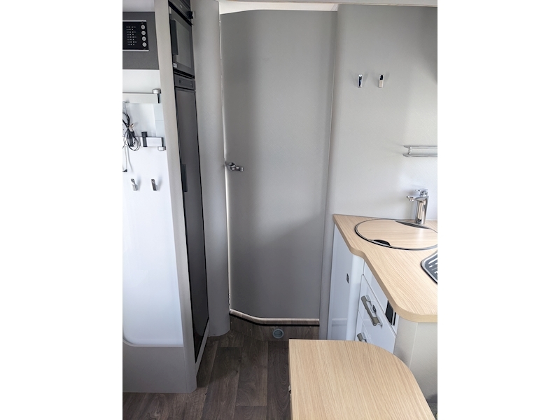 Hymer T-Class S 695 - Large 74