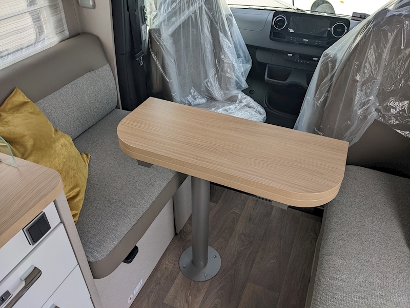 Hymer T-Class S 695 - Large 33