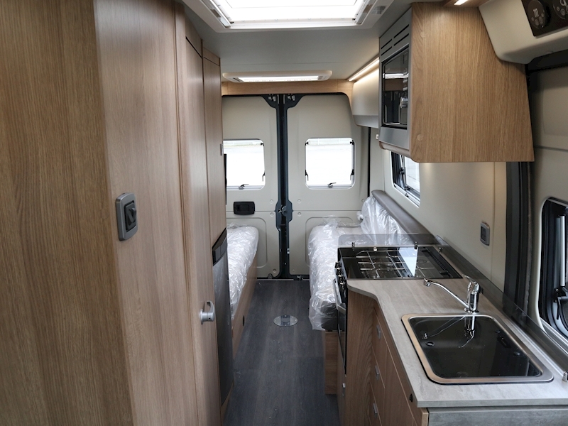 Autotrail V Line 2023 635 SE - Large 10