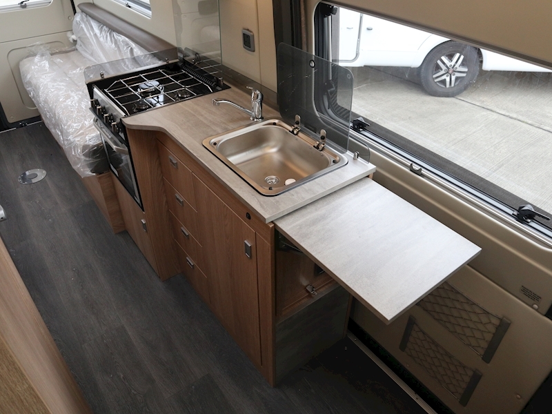 Autotrail V Line 2023 635 SE - Large 11