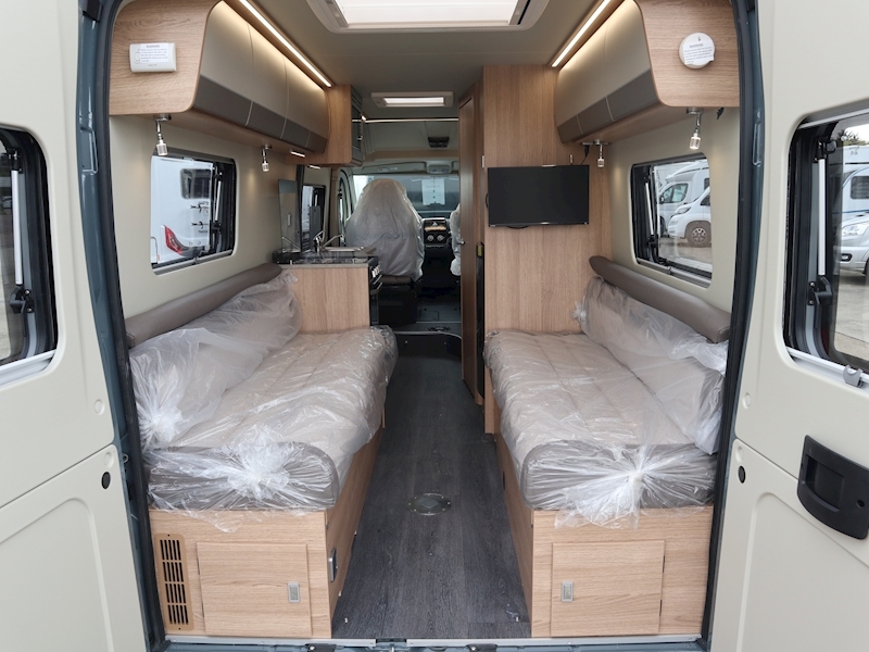 Autotrail V Line 2023 635 SE - Large 14