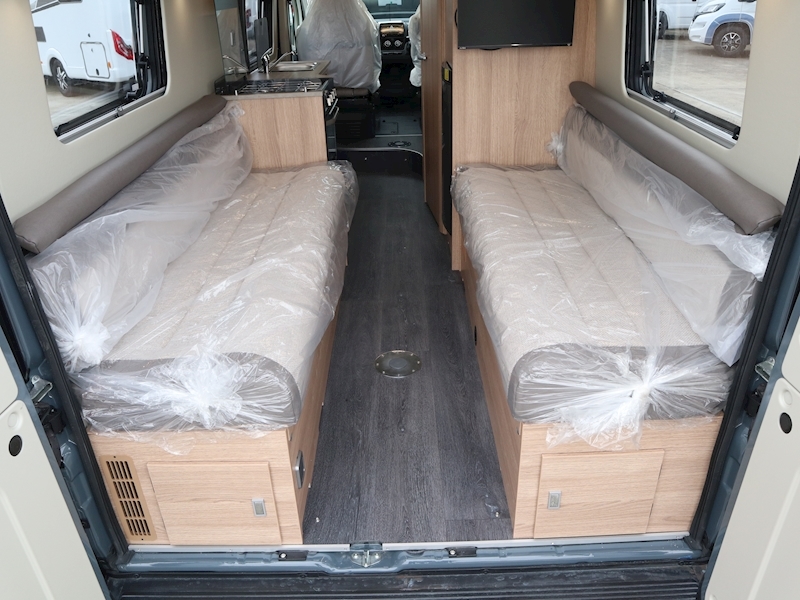 Autotrail V Line 2023 635 SE - Large 15