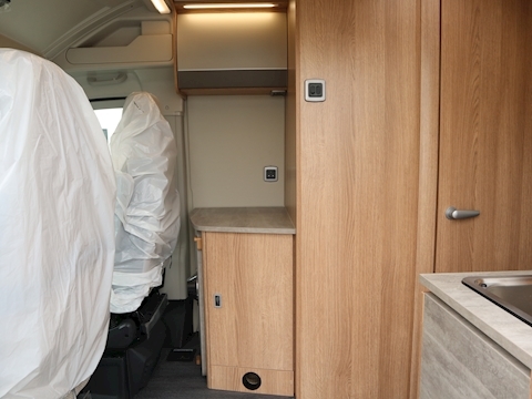 Autotrail V Line 2023 635 SE - Large 9