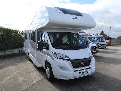Rollerteam Autoroller 746 Motorhome - N1345