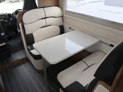 Rollerteam Autoroller 746 Motorhome - N1345