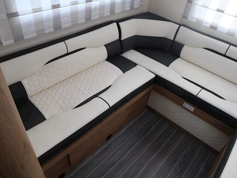 Rollerteam Autoroller 746 Motorhome - N1345