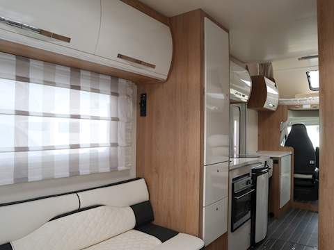 Rollerteam Autoroller 746 Motorhome - N1345