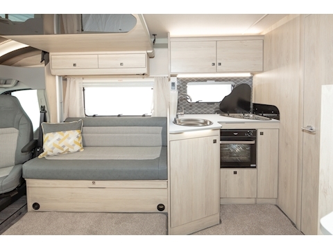 Autotrail F-Line 2023 F60 - Large 6