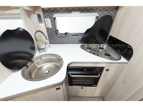 Autotrail F-Line 2023 F60 - Large 7