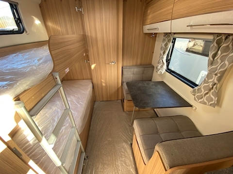 Bailey Phoenix +650  Caravan - Large 7