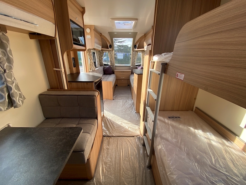 Bailey Phoenix +650  Caravan - Large 6