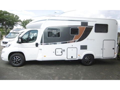 Burstner Lyseo Harmony 2018 T 690 G - Large 1