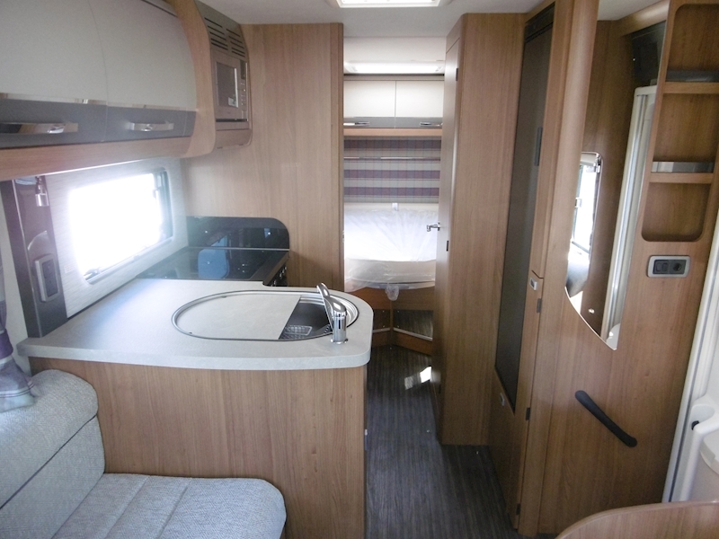 Autotrail Tracker 2018 LB Lo-Line - Large 9