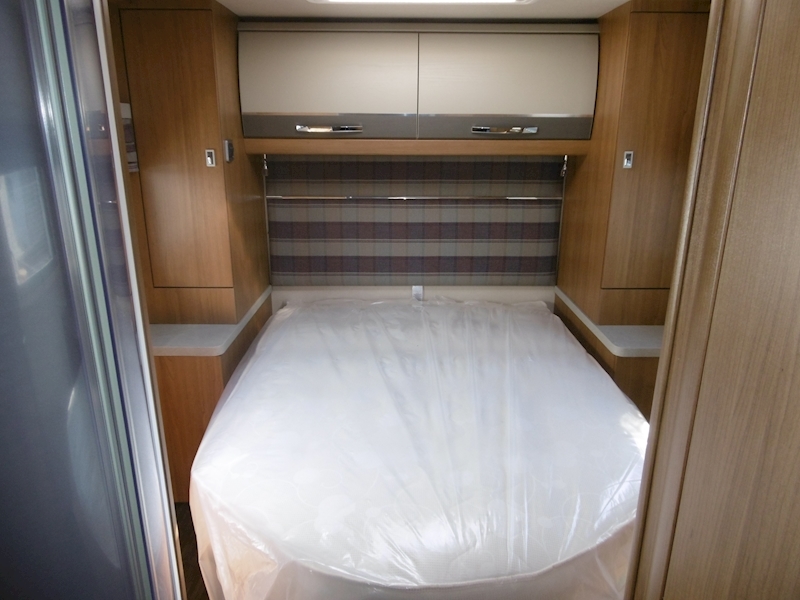 Autotrail Tracker 2018 LB Lo-Line - Large 11