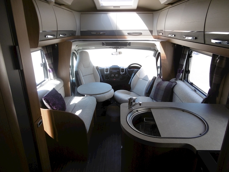 Autotrail Tracker 2018 LB Lo-Line - Large 18