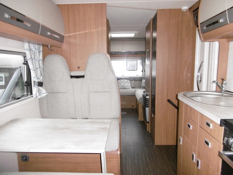 Autotrail Apache 2019 700 Hi-Line - Large 7