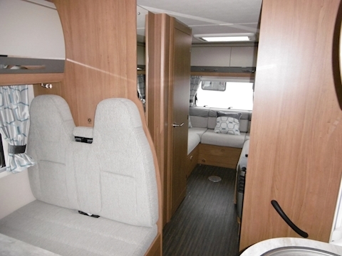Autotrail Apache 2019 700 Hi-Line - Large 12