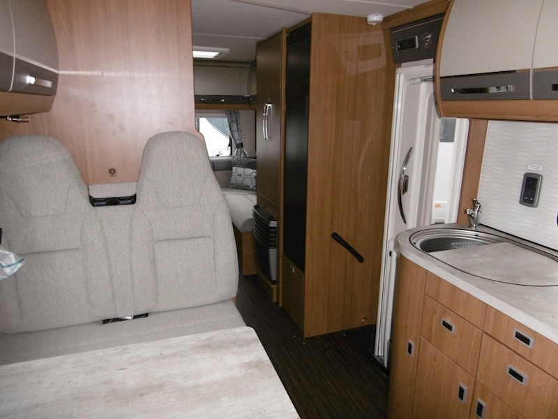 Autotrail Apache 2019 700 Hi-Line - Large 13