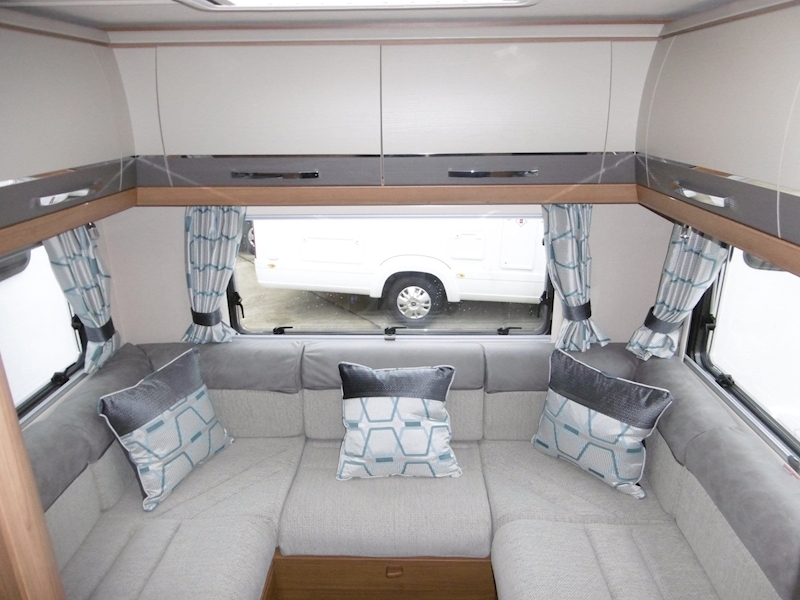 Autotrail Apache 2019 700 Hi-Line - Large 15
