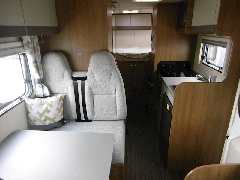 Autotrail Tribute 2019 T-736 G - Large 9