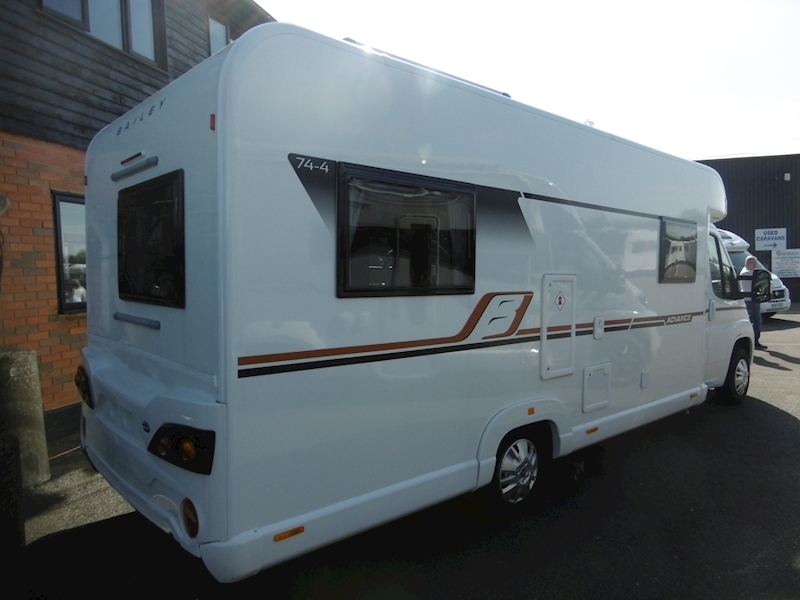 Bailey Advance II 2019 744 - Large 2
