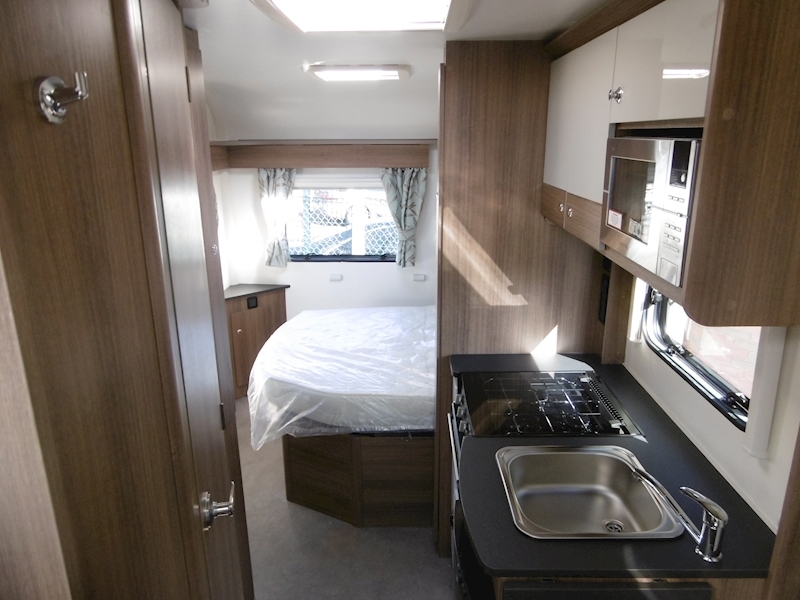Bailey Advance II 2019 744 - Large 11