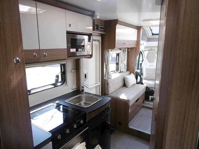 Bailey Advance II 2019 744 - Large 13