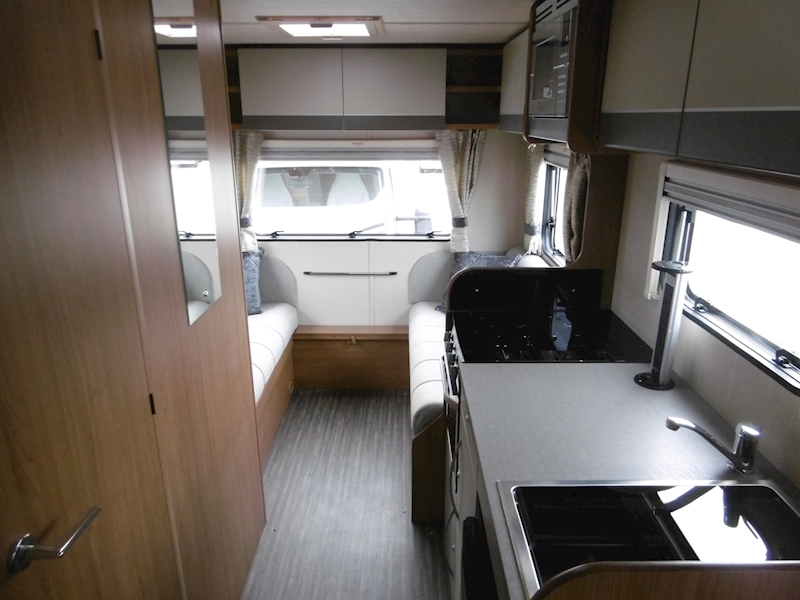 Autotrail Tribute 2018 T-720 Hi-Line - Large 13