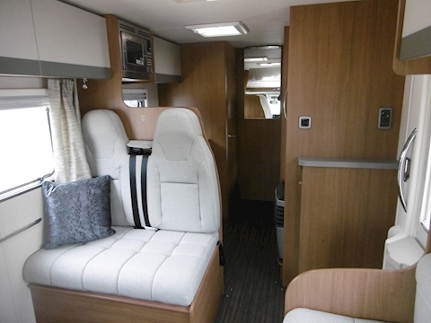 Autotrail Tribute 2018 T-726 Hi-Line - Large 9