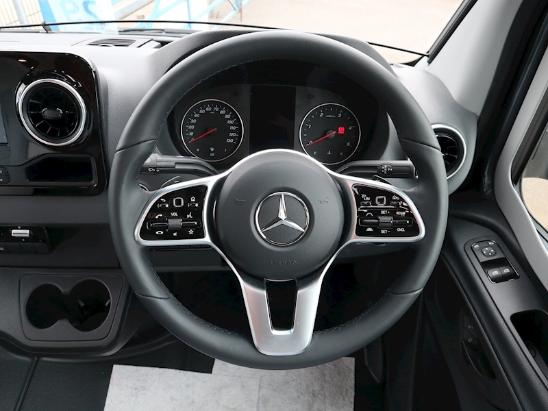 Burstner Lyseo M Harmony  Mercedes 690G - Large 14