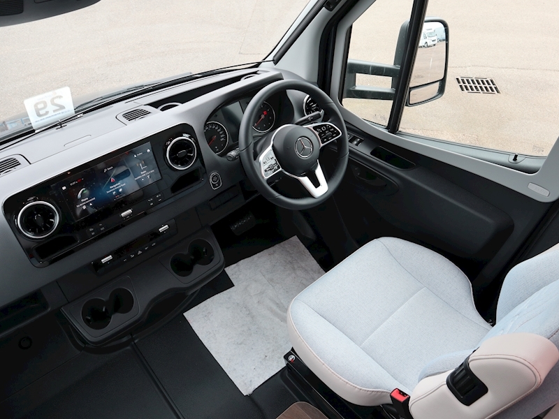 Burstner Lyseo M Harmony  Mercedes 690G - Large 17