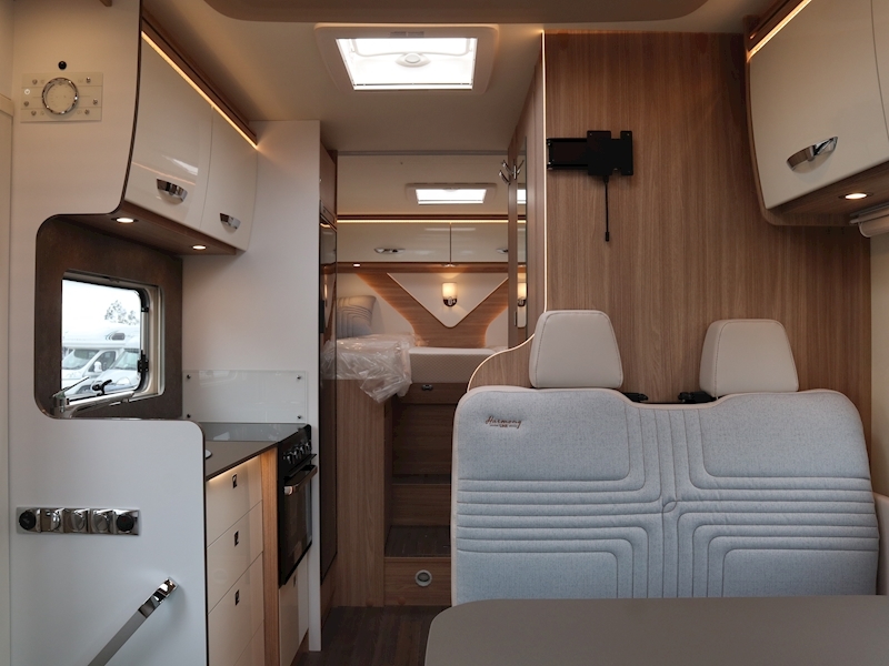 Burstner Lyseo M Harmony  Mercedes 690G - Large 21