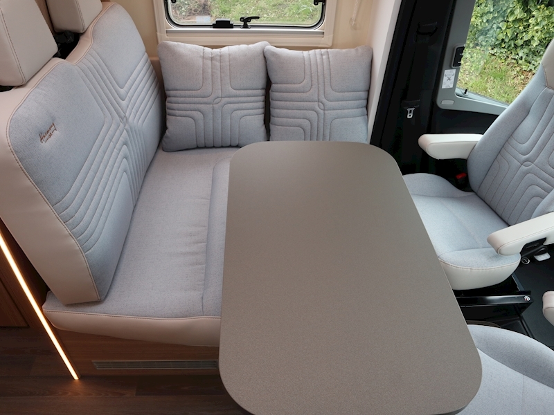 Burstner Lyseo M Harmony  Mercedes 690G - Large 24