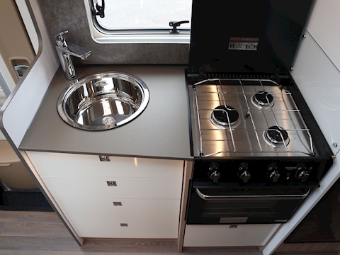 Burstner Lyseo M Harmony  Mercedes 690G - Large 31
