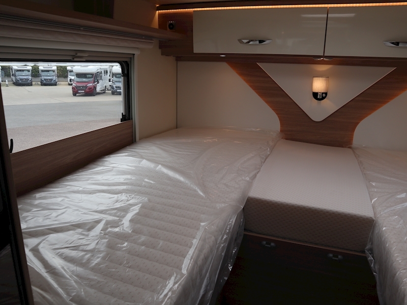 Burstner Lyseo M Harmony  Mercedes 690G - Large 35